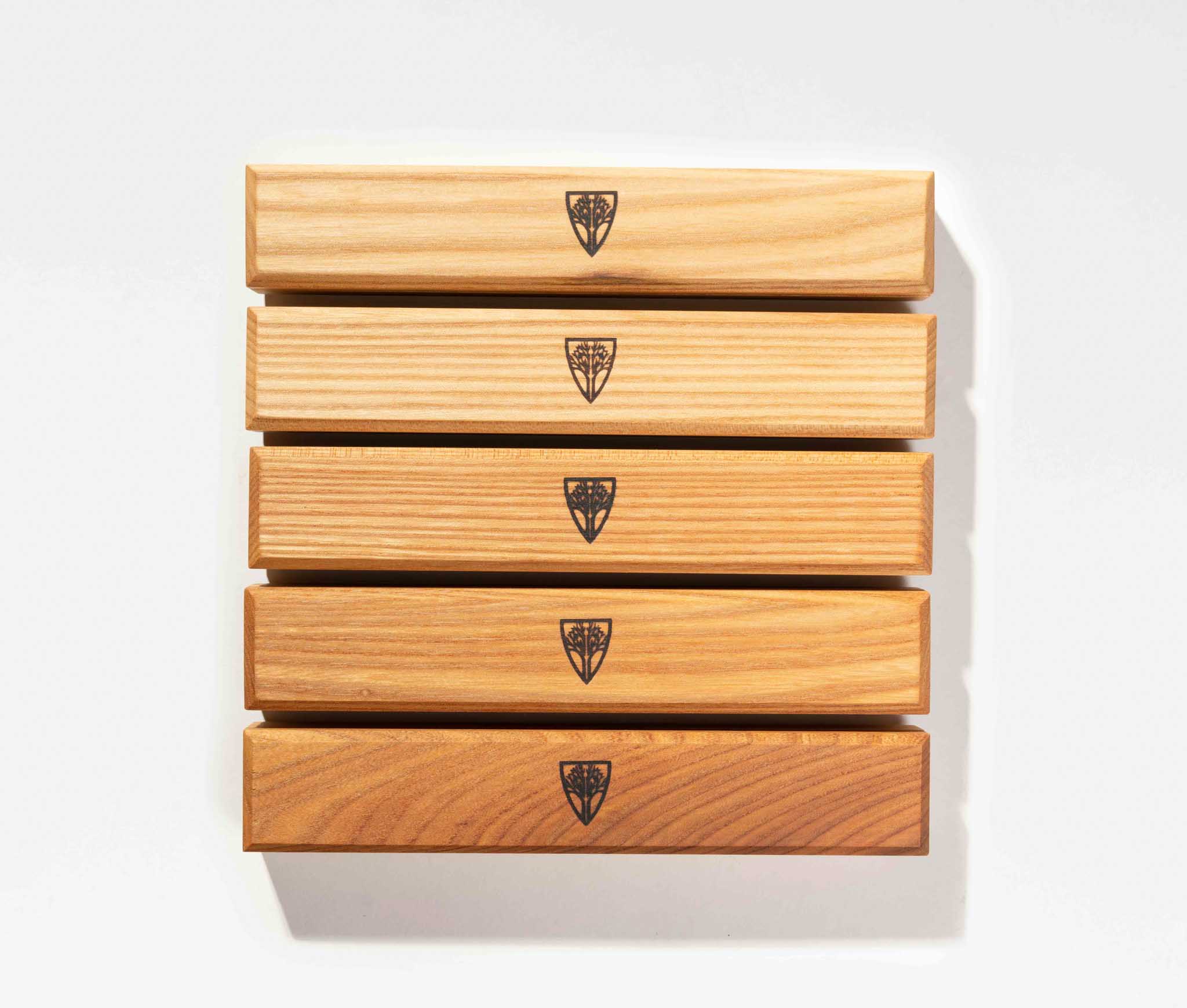 dice-vault-eastern-elm-character-wood