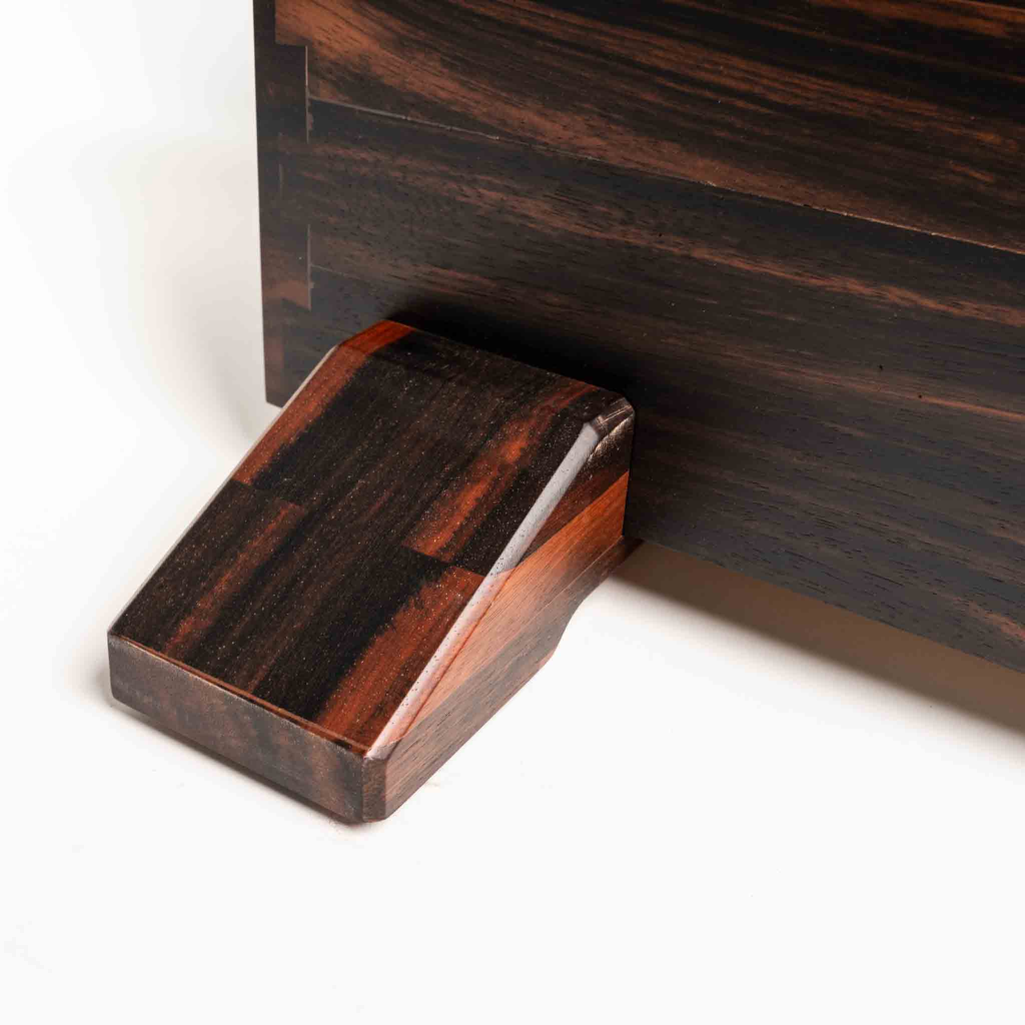 prophecy_topper_block-ebony-close_up-2