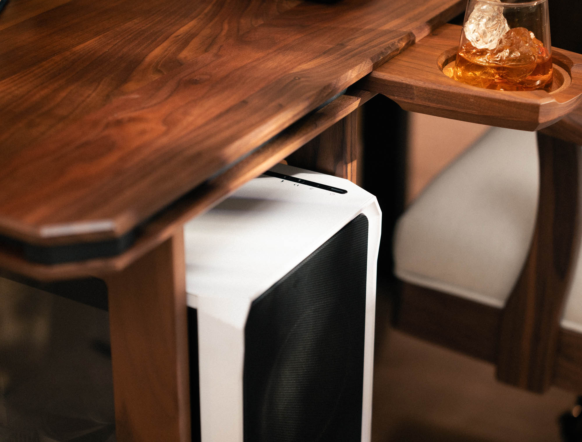 modular-desk-pc-tower-black-walnut-macro