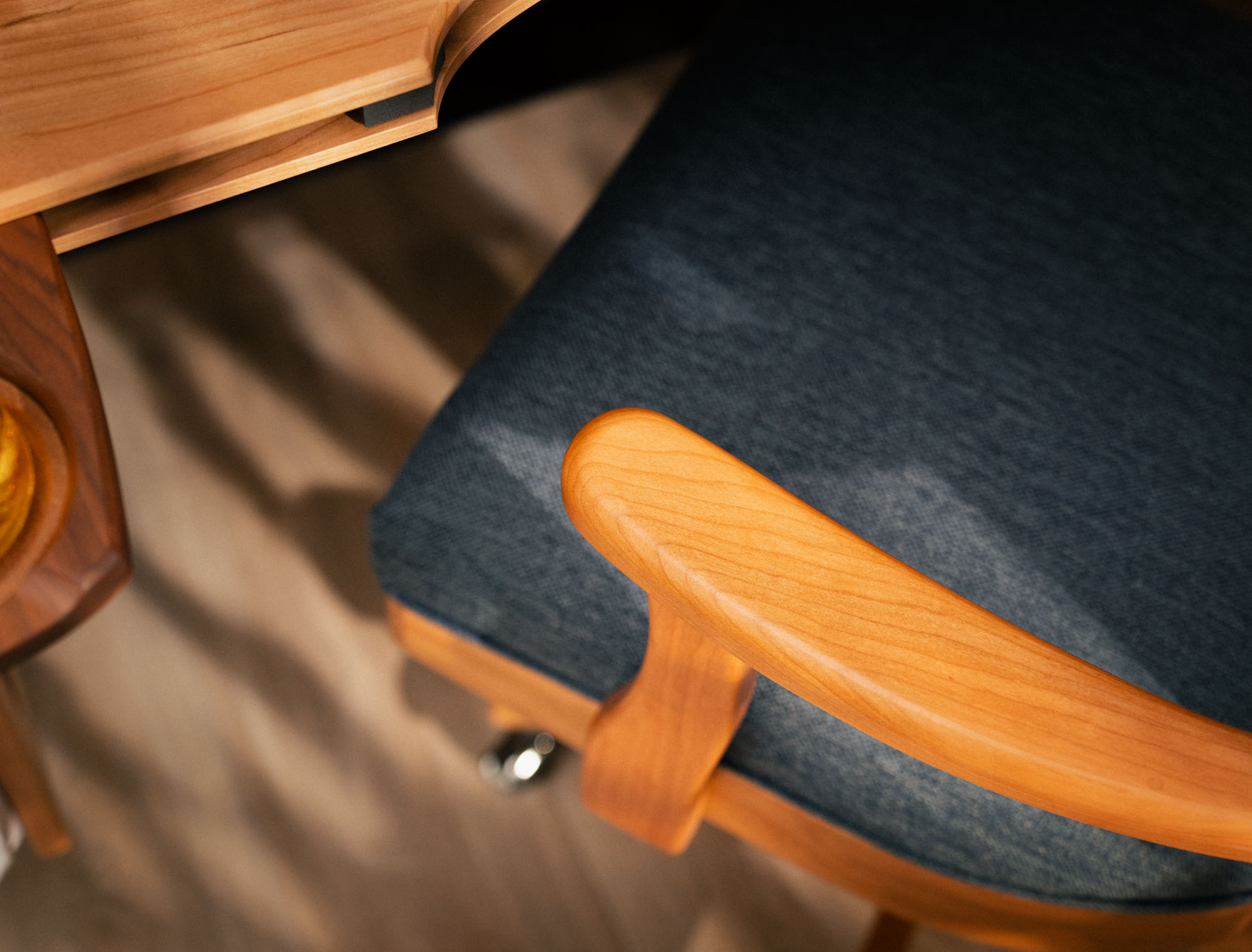 office-chair-cherry-honey-denim-gallery-04