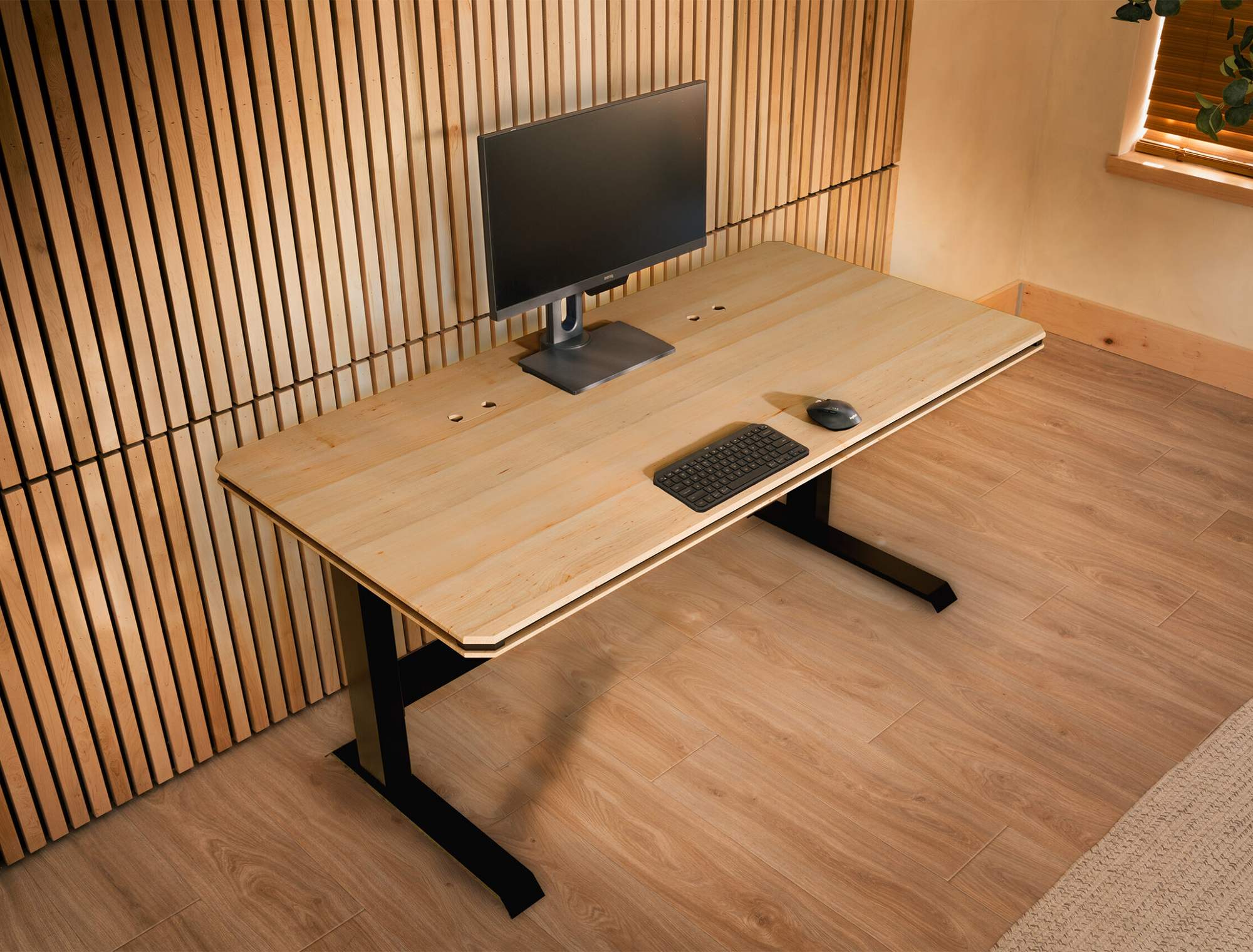 Standard_Desk-Maple.jpg Standard - Maple